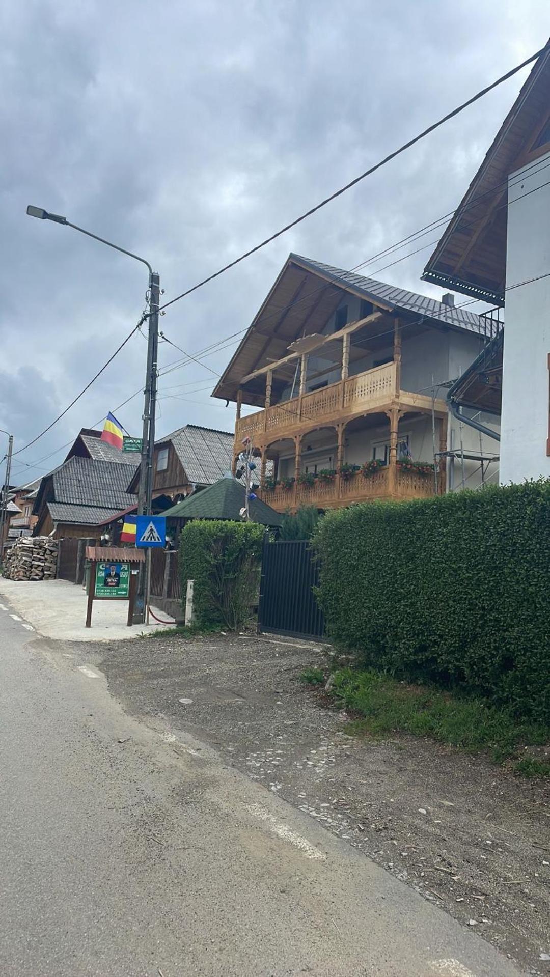 Hotel Casa Ionela Petreus Poienile Izei Esterno foto